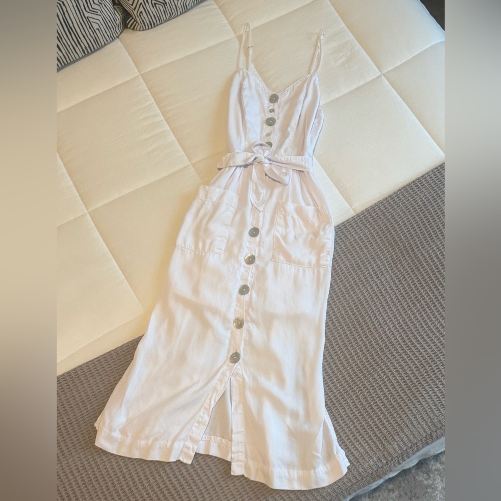 ✨Moikana White Button Down Dress✨